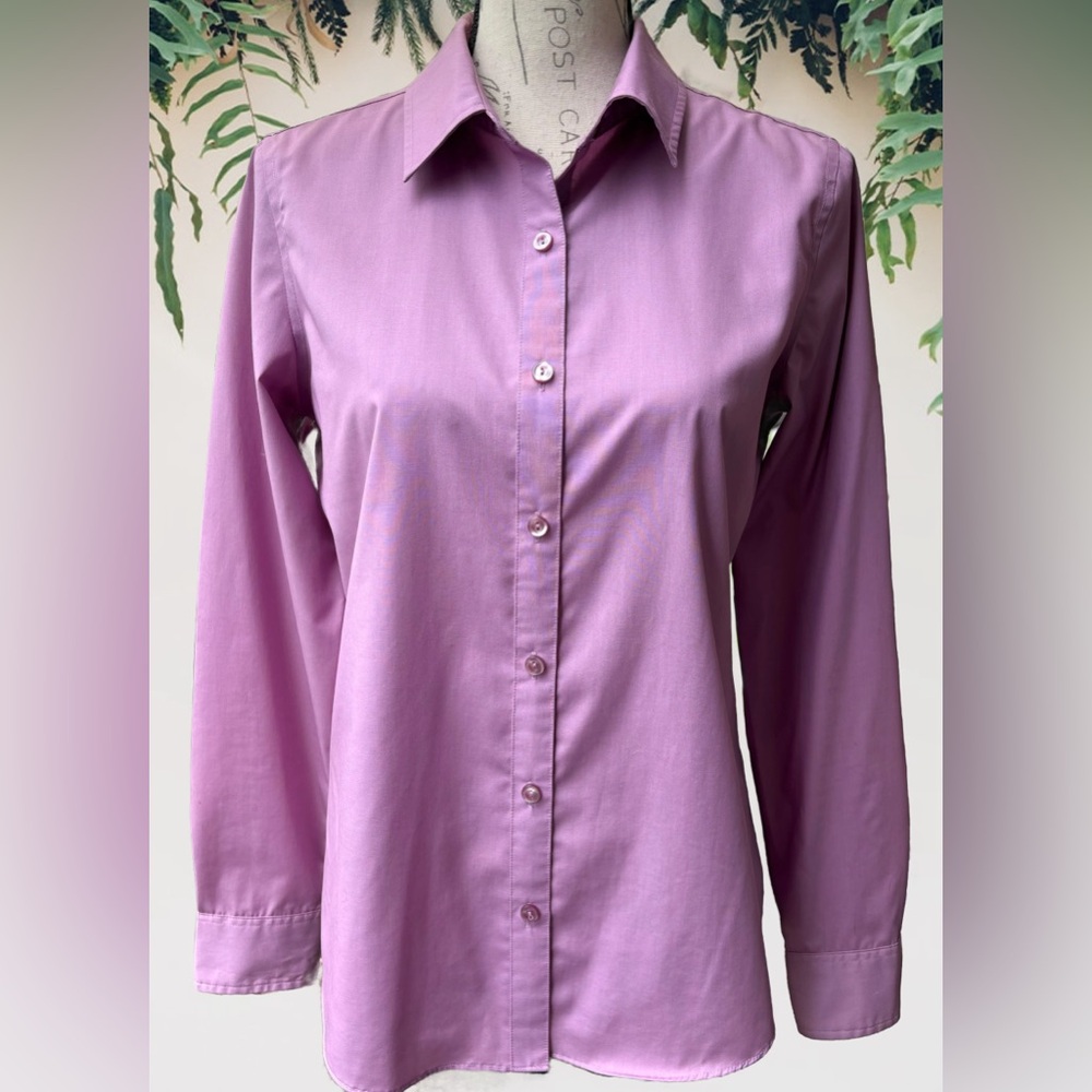 Women’s Long Sleeve Button Down Cotton Shirt
Like New / Never Worn 
Size 8